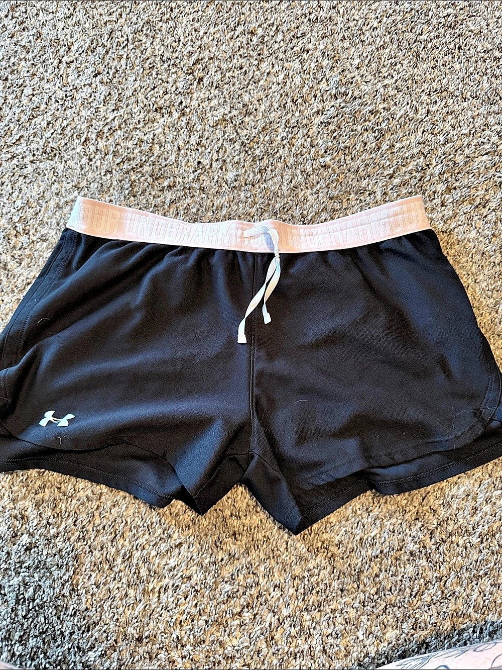 Under Armour Boys Athletic Shorts Black & Pink Size Large